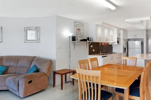 Monterey Lodge Unit 10, 27 Warne Terrace. Kings Beach