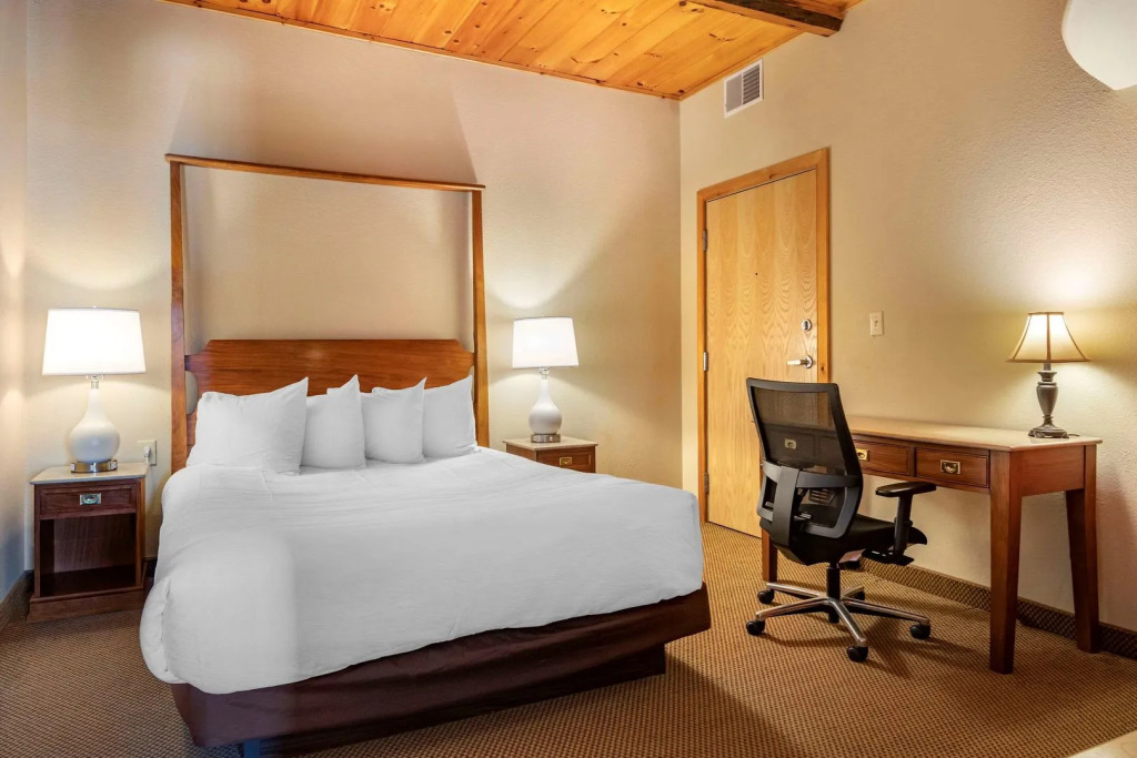 Mountain Edge Suites at Sunapee, an Ascend Collection Hotel