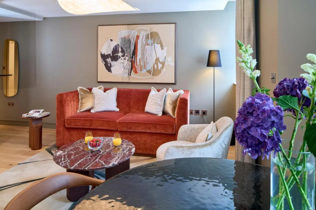 Cheval Phoenix House at Sloane Square