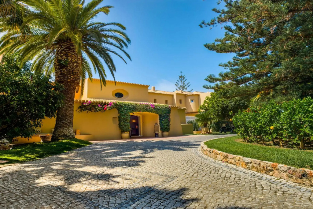 Vila Joya Home, Restaurant & Spa