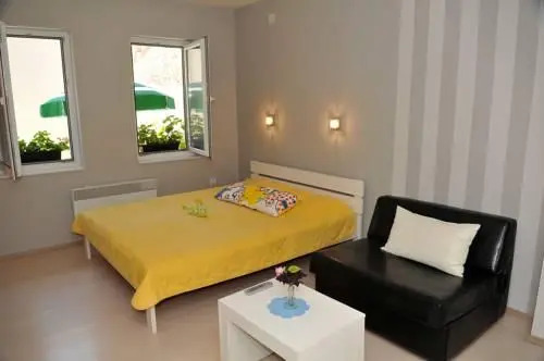 Chanovi Apartments