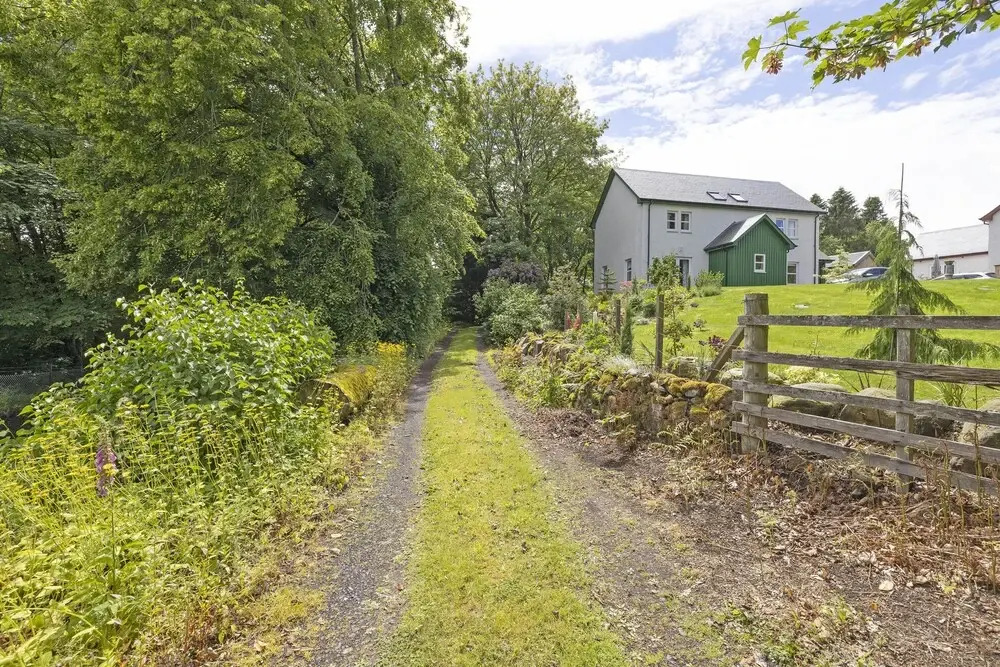 JOIVY Exceptional Cottage W/ Stunning Country Views