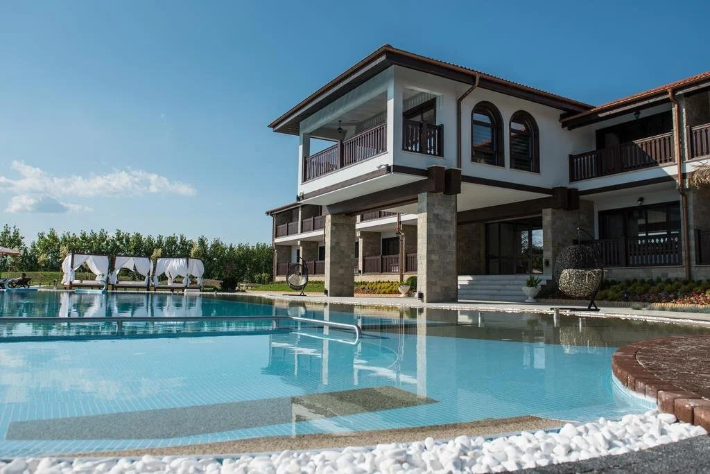 Boutique Complex Trakiets