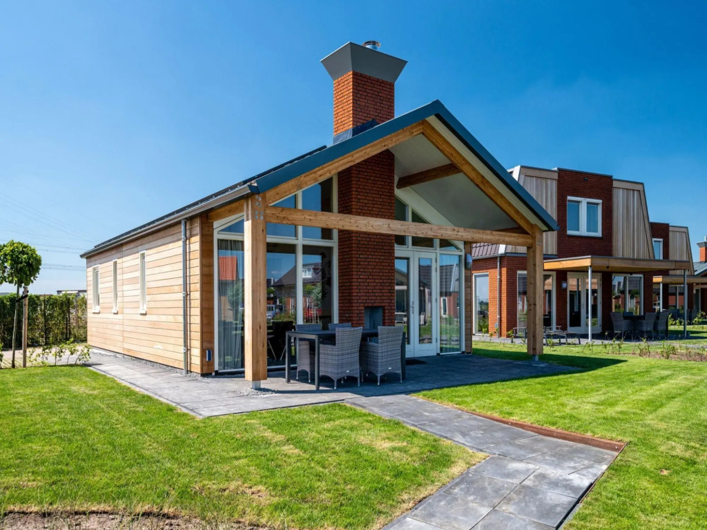 Disabled house on the water, on a holiday park in Friesland