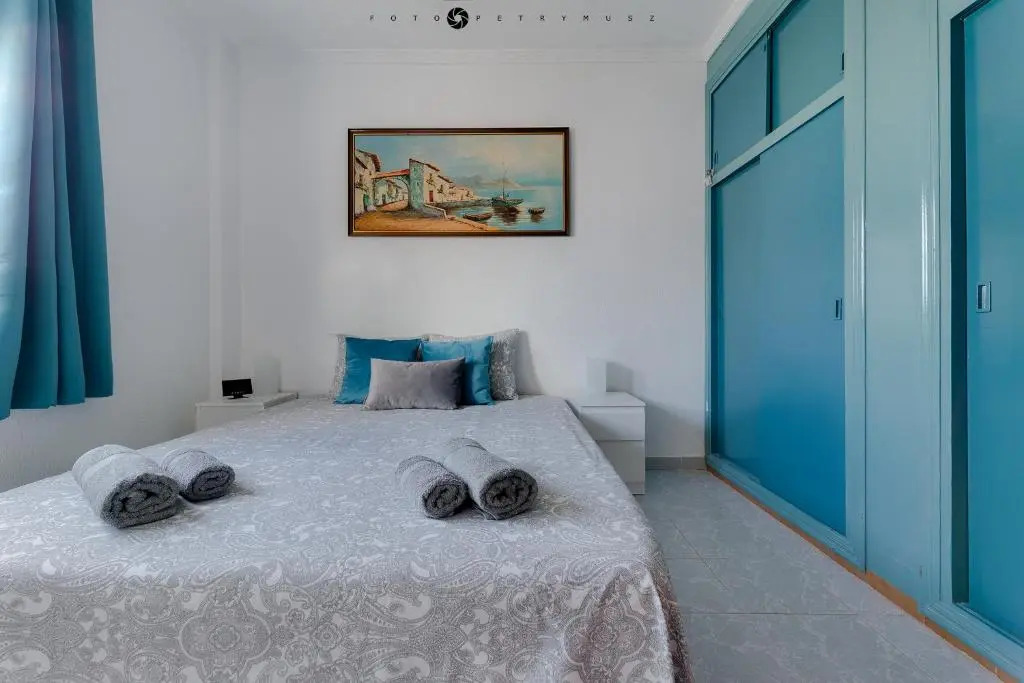 Apartment with pool, sea views & balcony less than 10min walk to La Mata Beach!