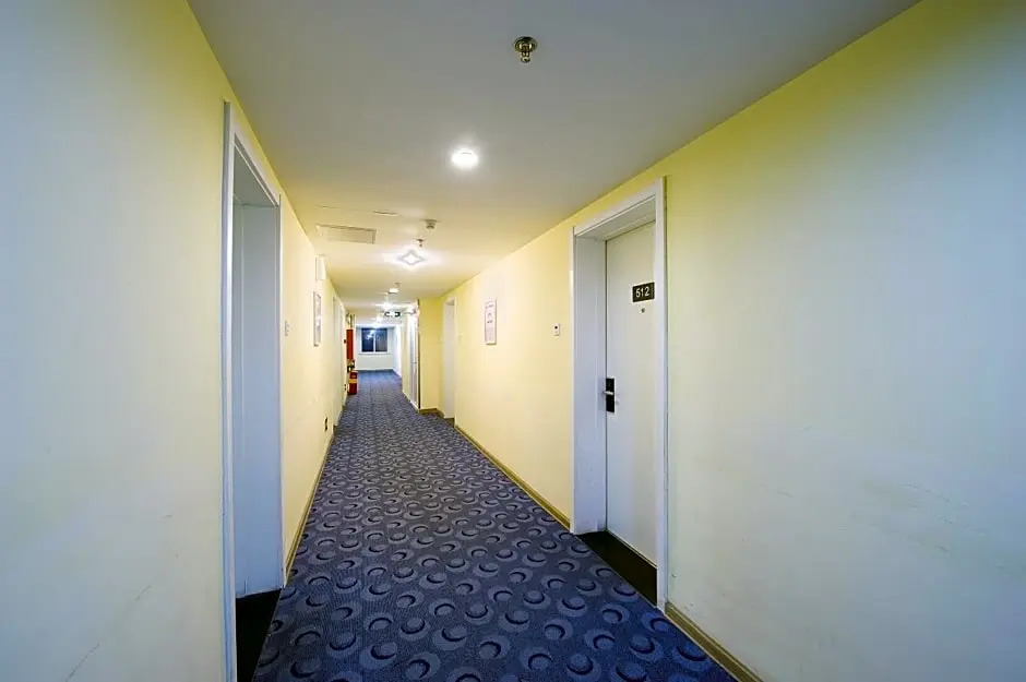 7 Days Inn Chongqing Changshoutaoyuan Walking Street Center Branch