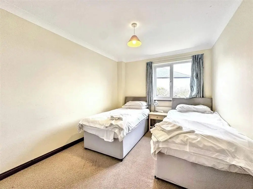 Porthleven Coastal Retreat with 5 Bedrooms