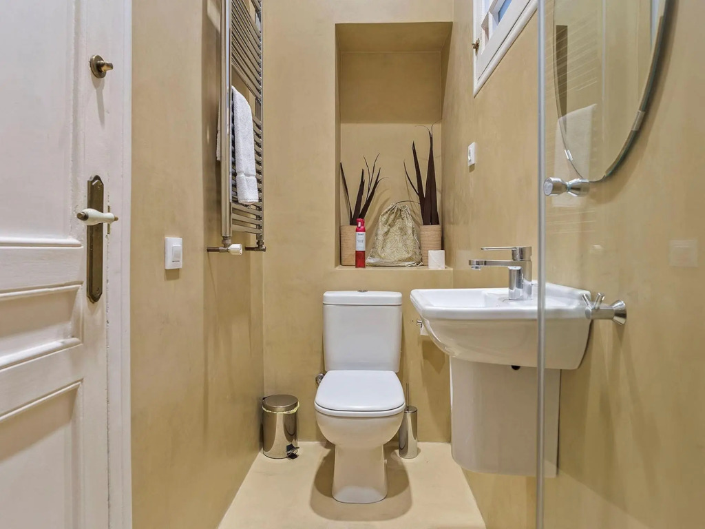Luxurious apartment for 8 people recently renovated in the center of Barcelona
