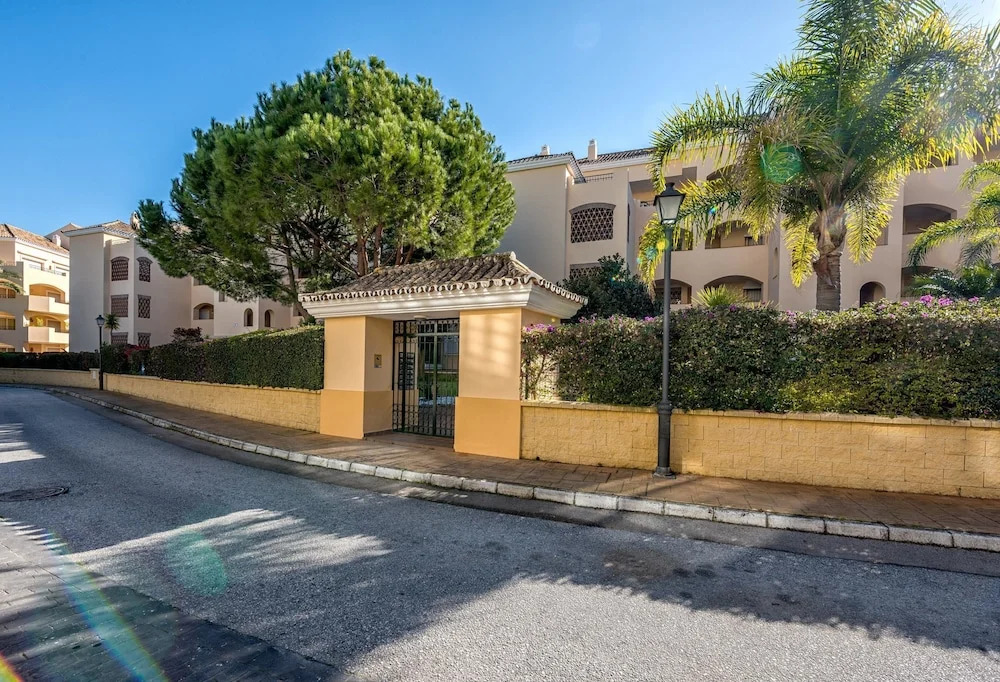 Stunning 4BR Penthouse by Rafleys in 150 m to The Beach in Elviria