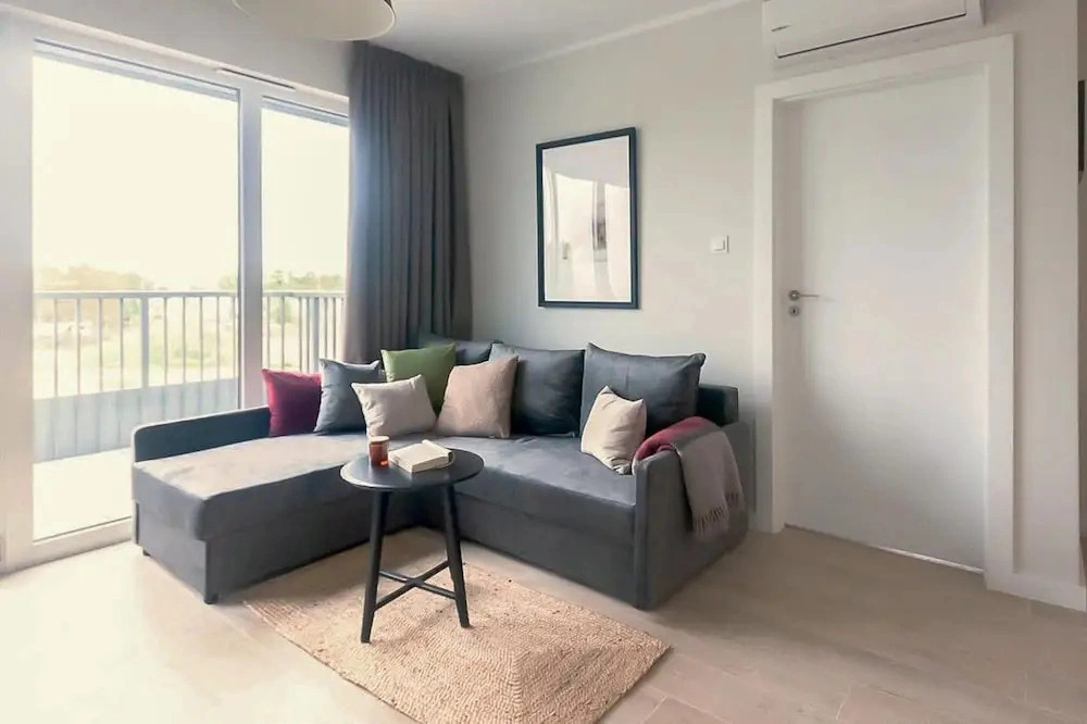 Large, Comfortable Apartment for 2 People