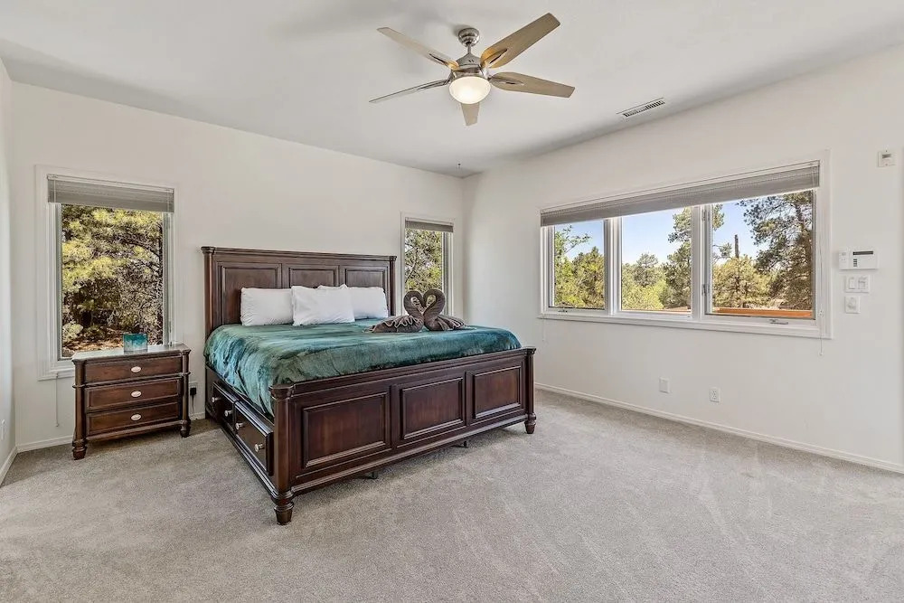 Sinagua Heights Flagstaff 4 Bedroom Home by RedAwning