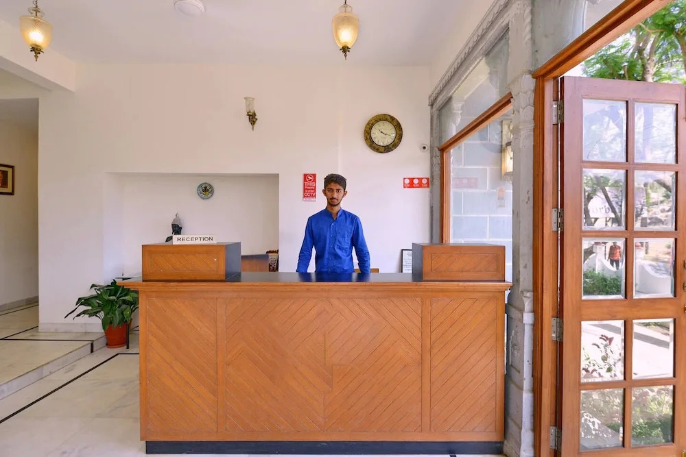 OYO 6549 Hotel Gorbandh