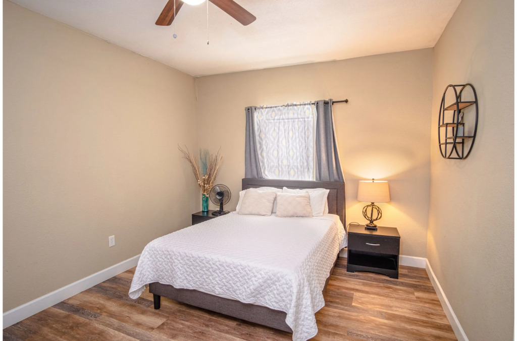 Large 3br/2ba Family Home W/patio Near Downtown!