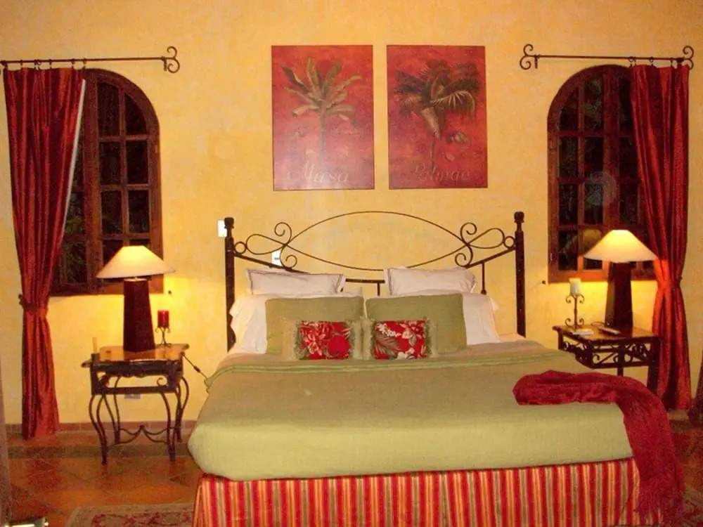 Forest Hills Suites