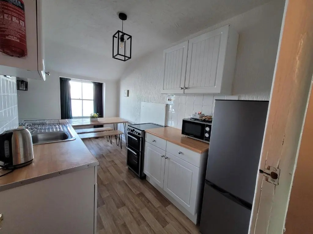 Sea view Penthouse flat 6 with fast WiFi and Free PARKING