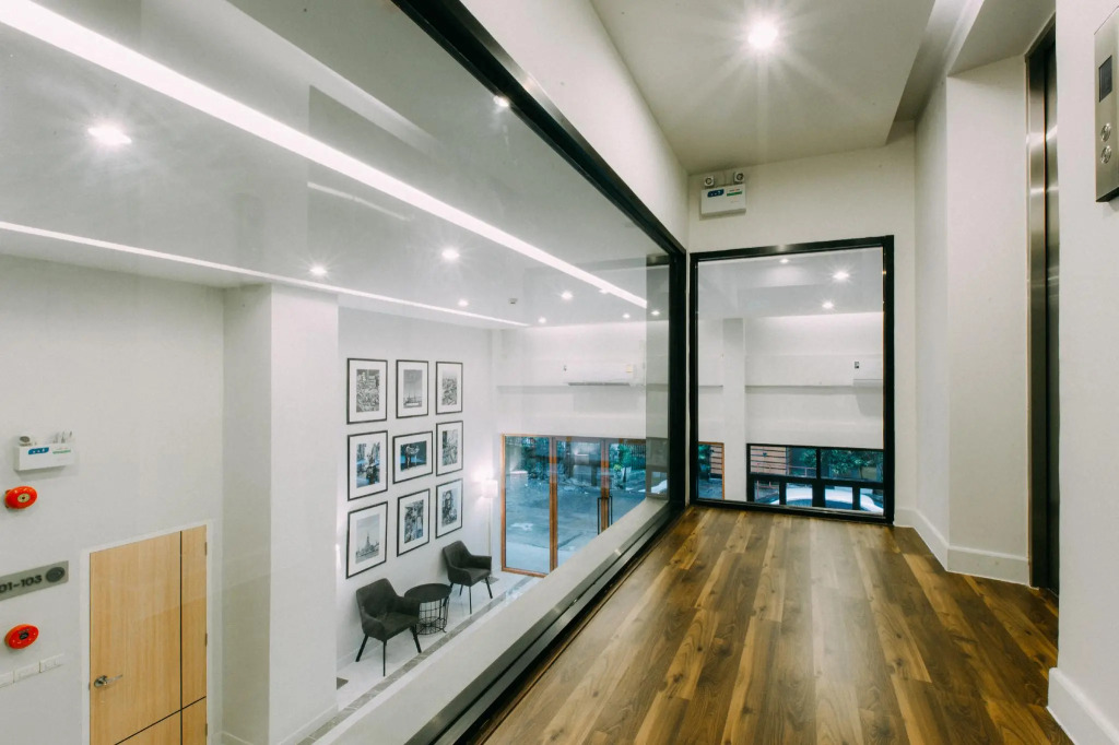 Metro hotel