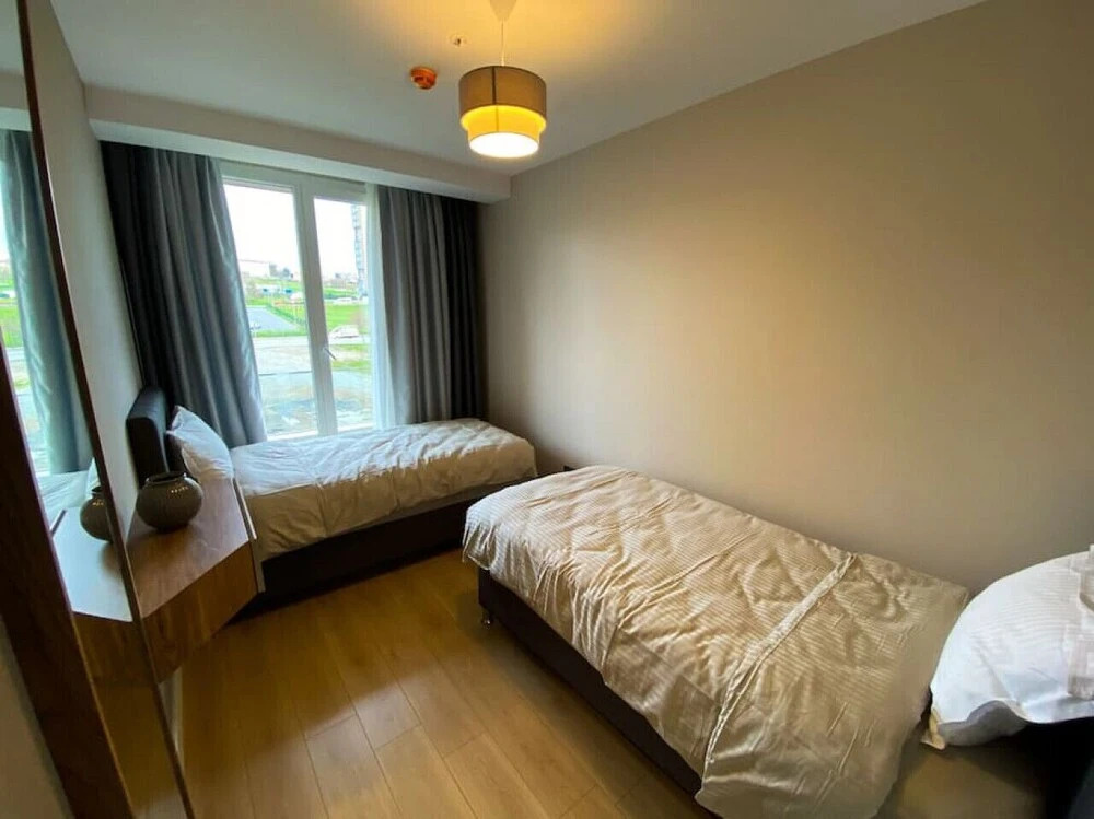 Exclusive 2 1 Apartment 2 Bathrooms - Core Living