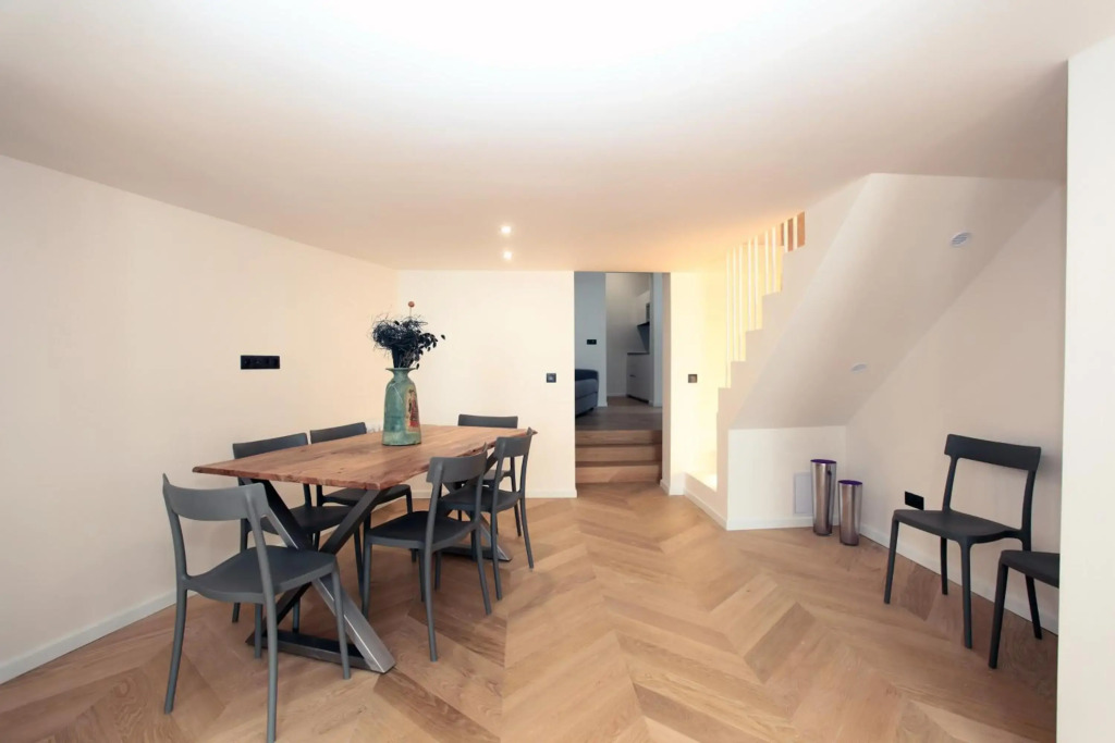 The Apartment House - Mezibranska