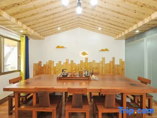 Beihai Longtu Homestay (Silver Beach Scenic Area)