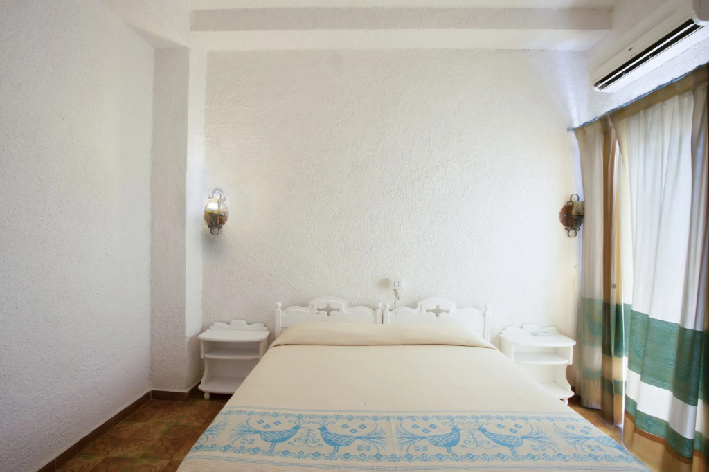 HOTEL Al FARO , SPIAGGIA LA CINTA ,SAN TEODORO