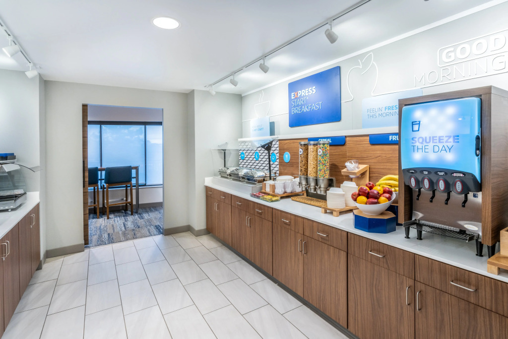 Holiday Inn Express & Suites Colorado Springs First & Main by IHG
