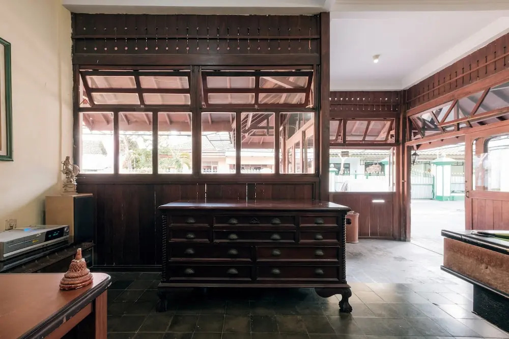 RedDoorz near Danurejan Malioboro