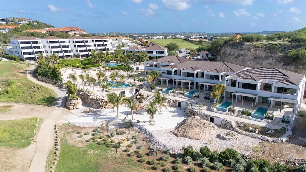 The Reef Superior Appartement With Private Pool