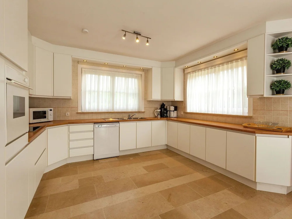 Luxurious Villa in de Panne with Garden