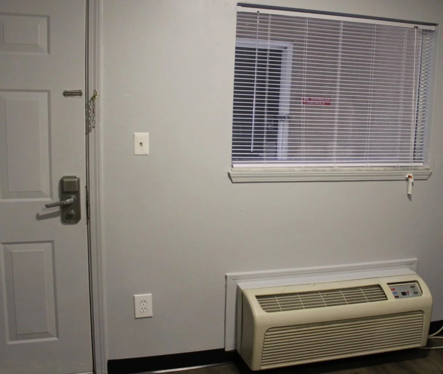 Budgetel Inn & Suites