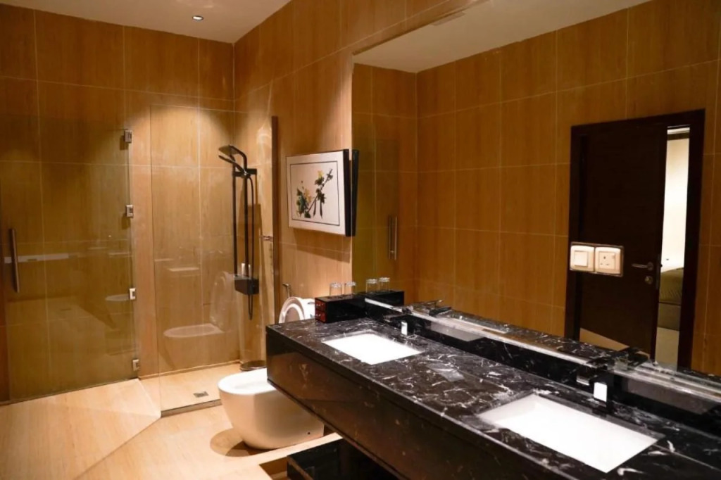 Azar hotel