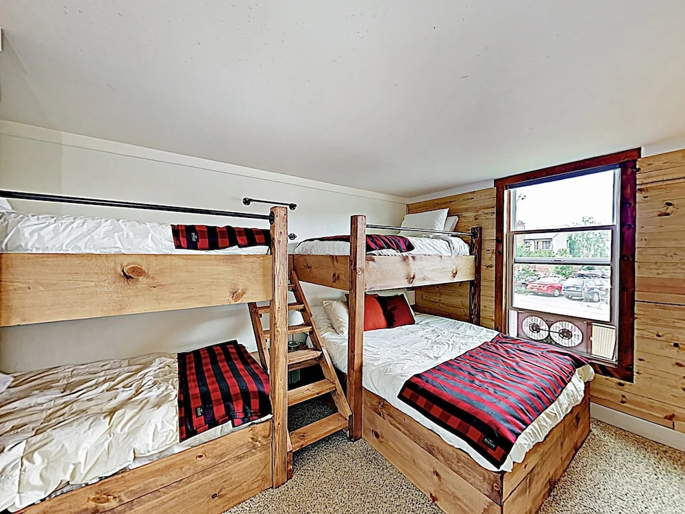 New Listing! Ski Haven - Walk To Resort Base 2 Bedroom Condo