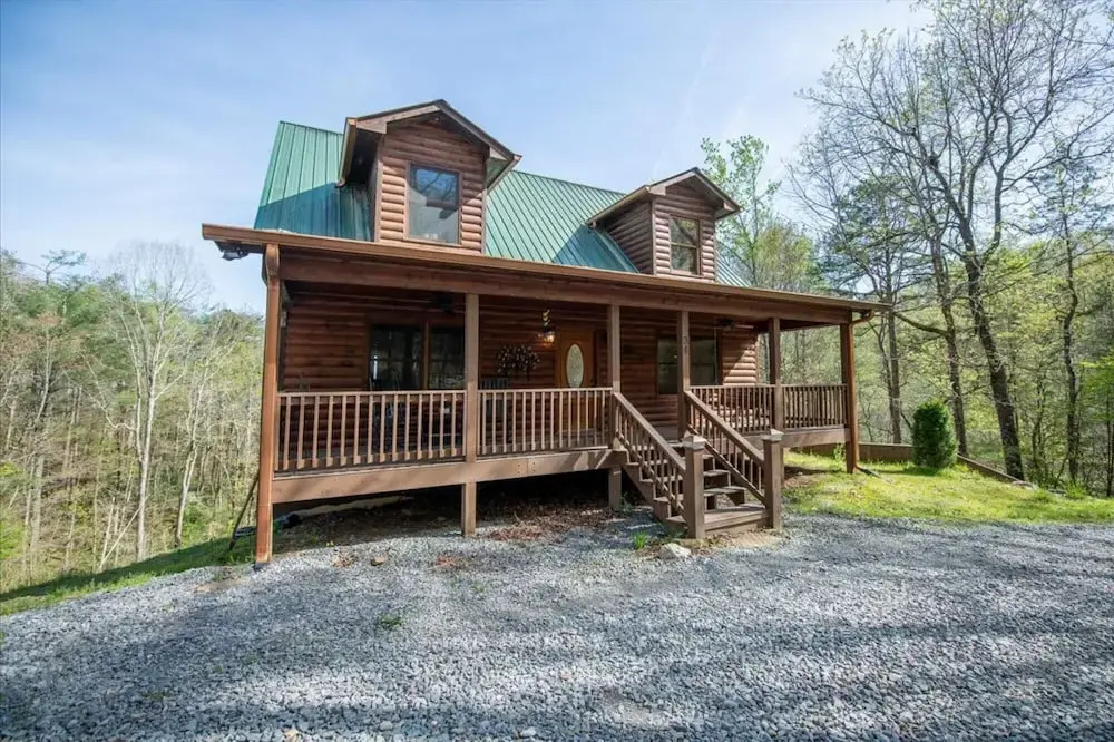 The Boondocks - Beautiful Cabin Overlooking Magnificent North Georgia Mountains