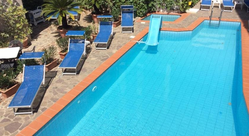 Golf Hotel