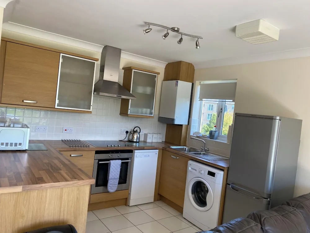 2BR &2 Bath Riverside Penthouse 2 Parking View Near St Neots