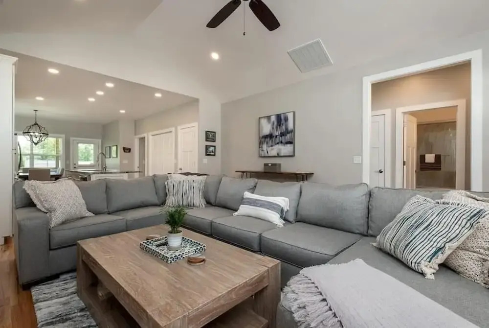 Walkable Downtown 5BR - Hot Tub and Resort Access