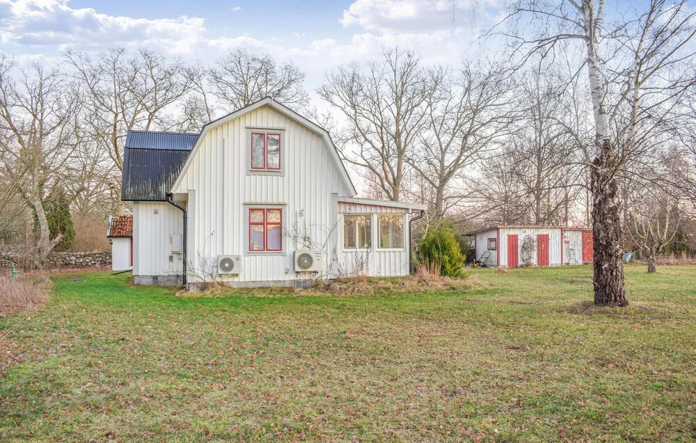 Stunning Home in Löttorp With 4 Bedrooms