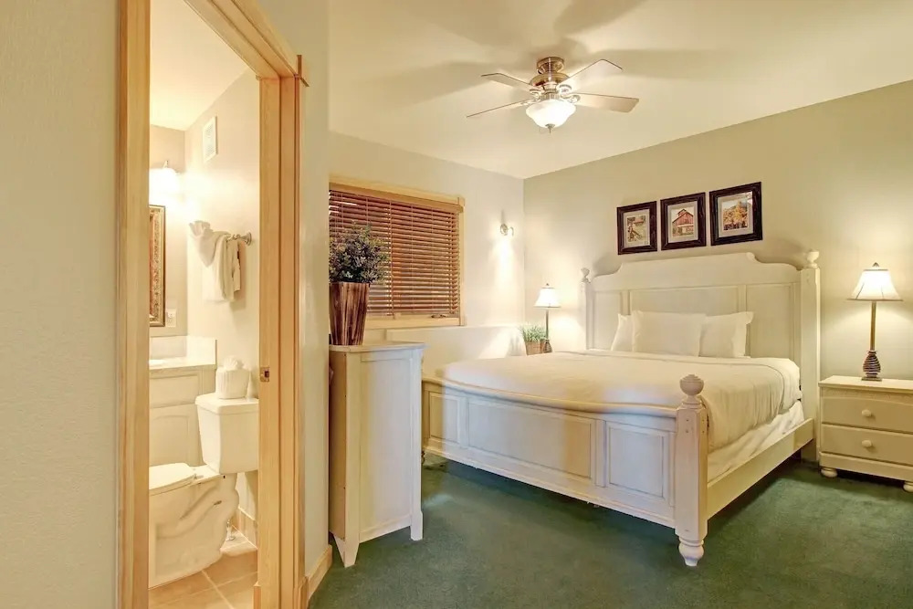 Sheep Mountain 20b 2 Bedroom Condo by RedAwning