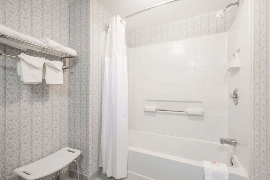 Aderi Hotel Niantic