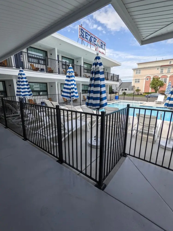 Seaport Inn