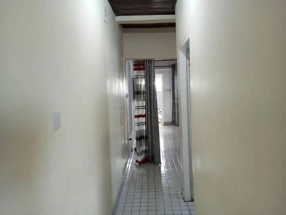 Apt - Sleeps 4 - Parking - Garden