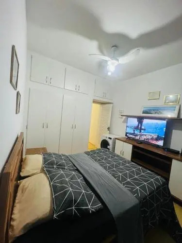 MARAVILHOSO QUARTO E SALA NO LEBLON na Av ATAULFO DE PAIVA