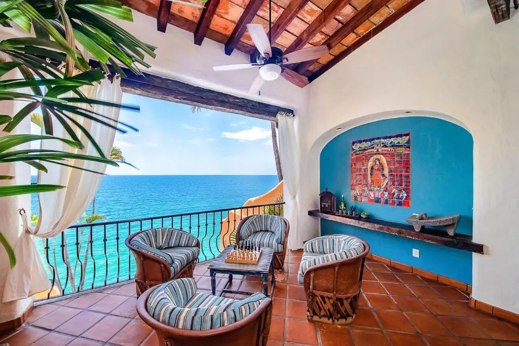 Coto San Xoaquin Villa Sleeps 6 with Pool and Air Con