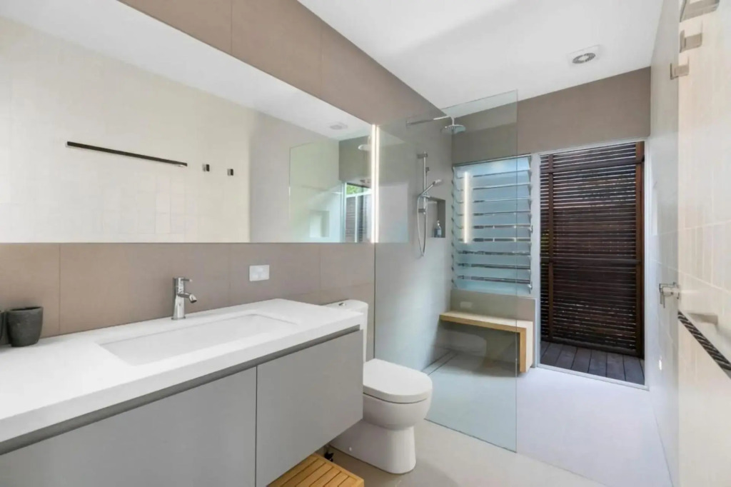 Seaview Tce Spectacular Home with Stunning Ocean and Headland Views