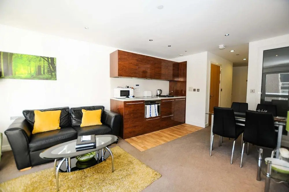 Your Stay Bristol Marsh House