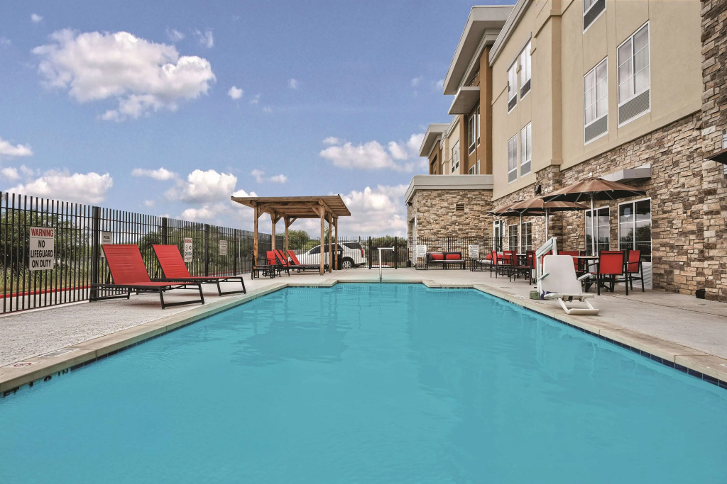La Quinta by Wyndham San Antonio by Frost Bank Center