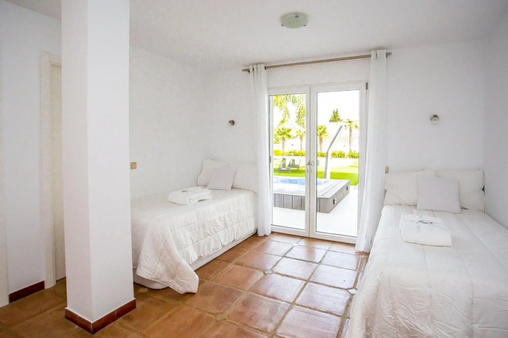 Fantastic Luxury Villa Near Marbella