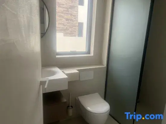 Xile Holiday Villa (Hailing Island Poly Yintan Branch)