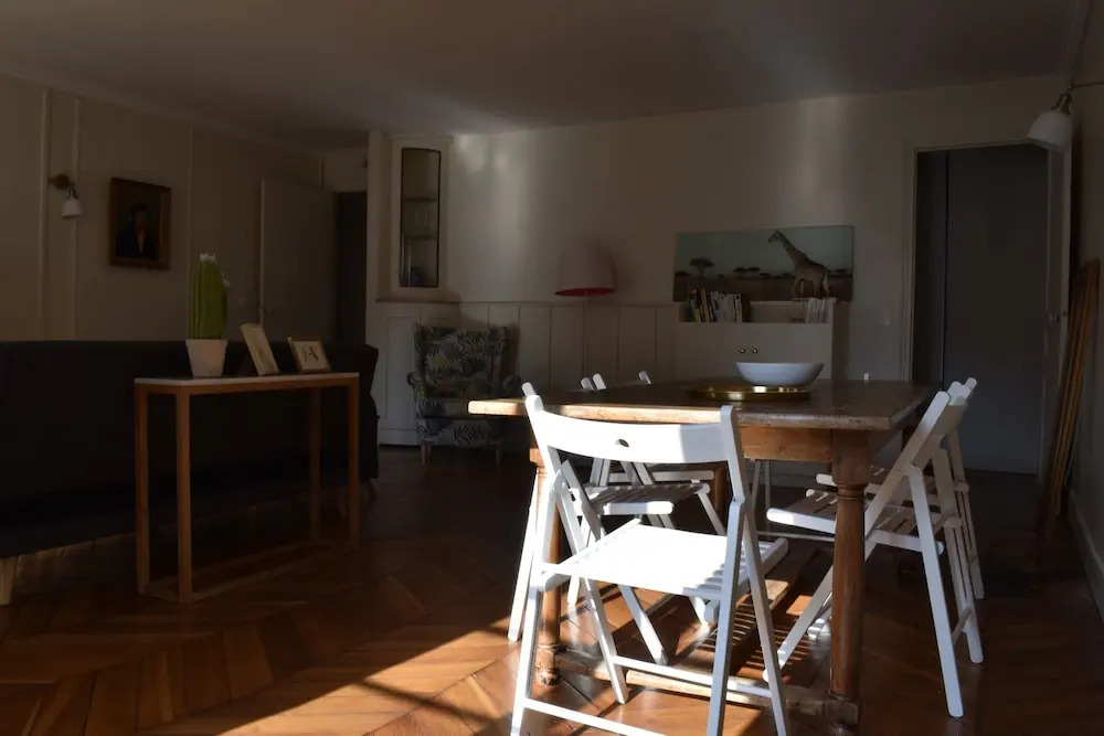 Spacious 2 Bedroom Apartment in Paris 2nd