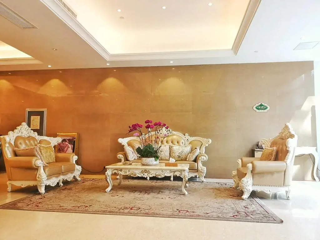 Venus International Hotel (Kunming Tongde Plaza)