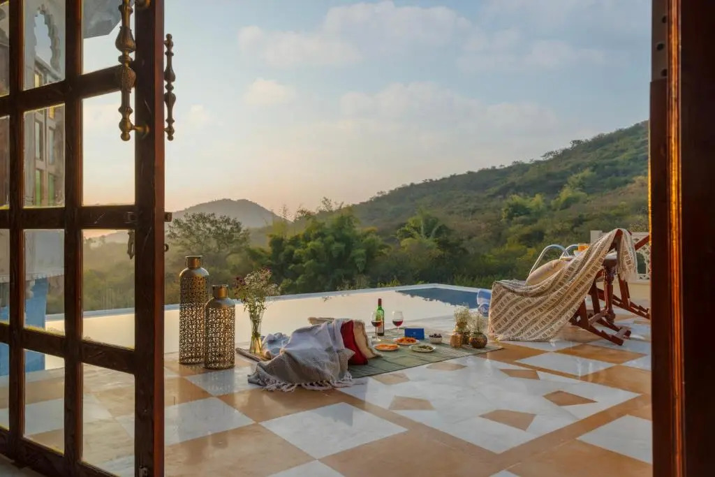 Saffronstays Kilakot Suite with Private Plunge Pool